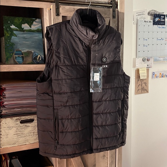 ZKN Black Zip Front Puffer Vest,Unisex,Size Large,NEW with TAGS - Picture 2 of 11